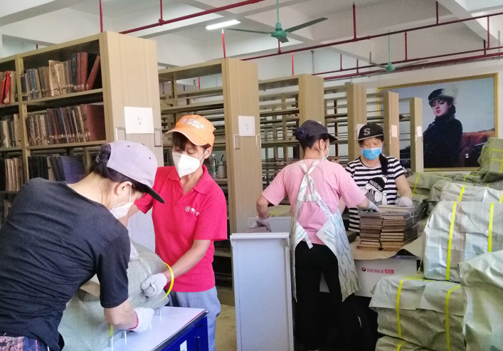 学校搬迁R